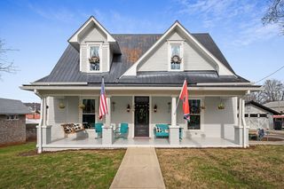 206 E  Cedar St, Livingston, TN 38570