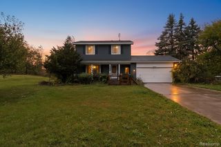 1066 Ramsgate Rd, Flint, MI 48532