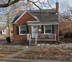 9424 Sanilac St, Detroit, MI 48224