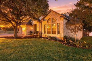 110 Dog Leg Street, Meadowlakes, TX 78654