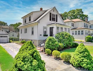 18 Marlboro St, Dedham, MA 02026
