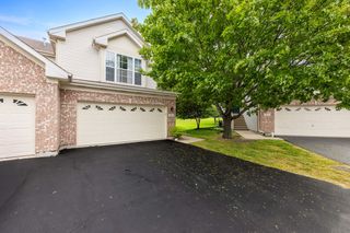 307 Lake Gillilan Way, Algonquin, IL 60102