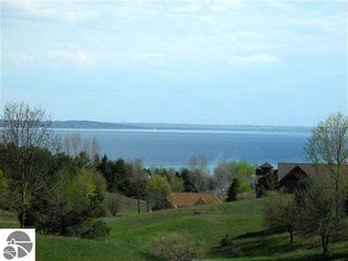 S  Bay Valley Dr, Suttons Bay, MI 49682