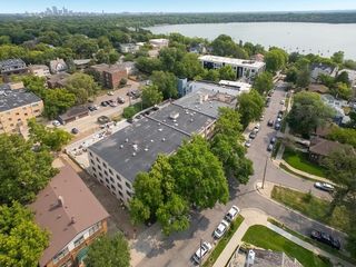 2700 W  44th St #212, Minneapolis, MN 55410