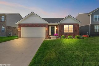 23845 Shadow Woods Ave #84, Macomb, MI 48042