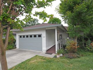 1725 Burgundy Place, Santa Rosa, CA 95403