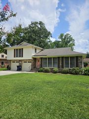 101 Brittany Ct, Summerville, SC 29485