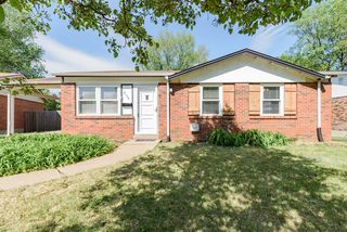 2159 Freestone Ct, Florissant, MO 63031
