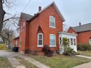 324 Central Ave, Holland, MI 49423