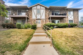 16W575 79th St #1-206, Willowbrook, IL 60527