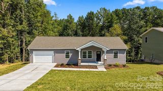 5110 Hanging Rock Ct, Hickory, NC 28601
