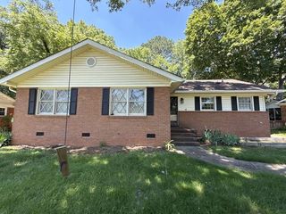 6826 Starcrest Dr, Charlotte, NC 28210