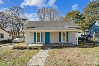 301 N  College St, Dallas, NC 28034