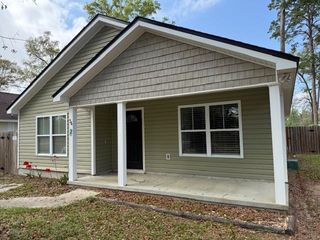 36 Navajo Trl, Crawfordville, FL 32327