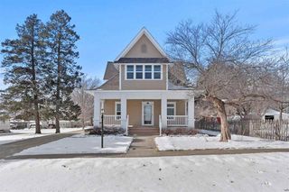 513 S  Center St, Lone Tree, IA 52755