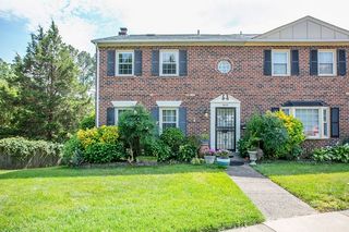 6310 Mayapple Pl, Alexandria, VA 22312