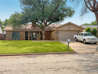 5241 Meadowick Ln, Abilene, TX 79606