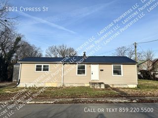1021 Cypress St, Paris, KY 40361