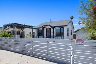 4562 W  17th St, Los Angeles, CA 90019