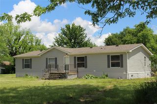 310 S  Burlington Ave, Bellflower, MO 63333