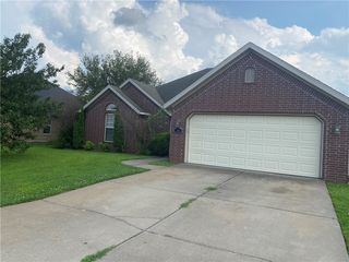 114 W  Necessary Dr, Rogers, AR 72756