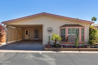 1911 E CHERRY HILLS Drive, Chandler, AZ 85249