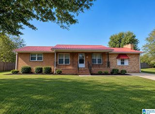 2114 Cheatwood Dr, Oxford, AL 36203