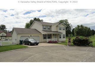 72 Scott Dr, Hurricane, WV 25526
