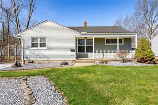 5656 Burns Rd, North Olmsted, OH 44070