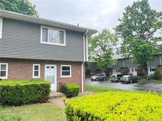4 Camelot Dr #6, Bloomfield, CT 06002