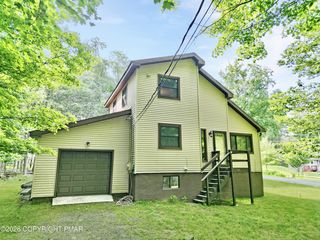 1081 Ponderosa Rd, Newfoundland, PA 18445