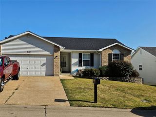 1547 Robert Thompson Dr, Festus, MO 63028