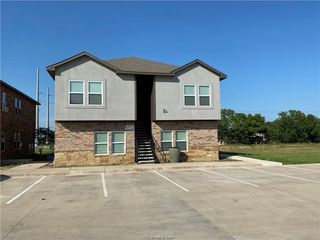 2910 Town Square Ave, Bryan, TX 77802