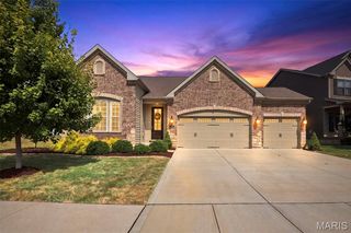 140 Oakleigh Park Ln, Saint Charles, MO 63303