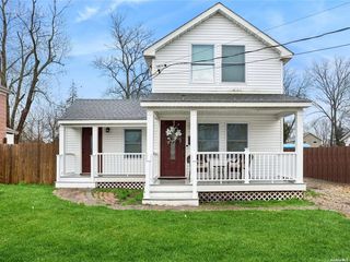 30 Liberty Street, Patchogue, NY 11772