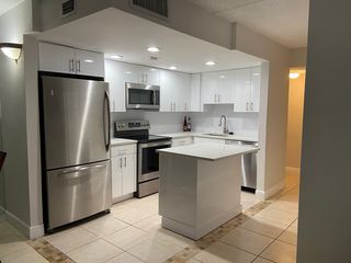 1829 Fairview Villas Dr #2, Palm Springs, FL 33406
