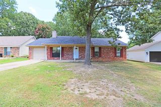 2302 Chelsea Dr, Bryant, AR 72022