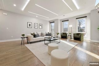 578 Kearney Ave, Cliffside Park, NJ 07010
