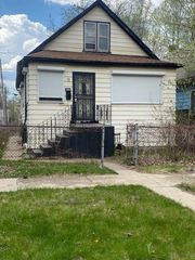 1562 McKinley St, Gary, IN 46404