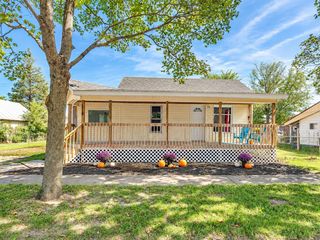 118 West St, Lawton, MI 49065