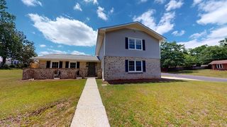 100 Kingsport Ct, Dothan, AL 36303
