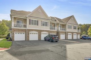 72 Elston Ct, Haskell, NJ 07420