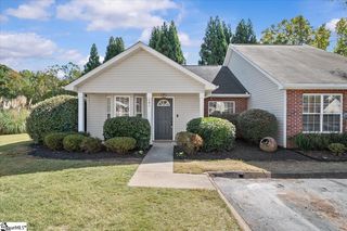 401 Crestridge Dr, Simpsonville, SC 29681