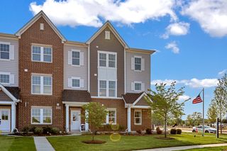 113 Yorktown Ct, Libertyville, IL 60048