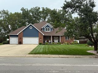 341 Hans Brinker Dr, Peotone, IL 60468