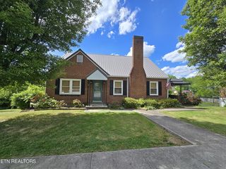 361 Joslyn Ave, Pennington Gap, VA 24277