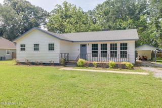557 S  Pine St, Lucedale, MS 39452