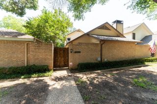 607 Castlewood Ln, Arlington, TX 76012
