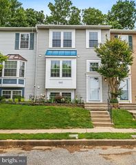 942 Gaming Sq, Hampstead, MD 21074