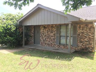 107 Willow Ln #A, Stephenville, TX 76401
